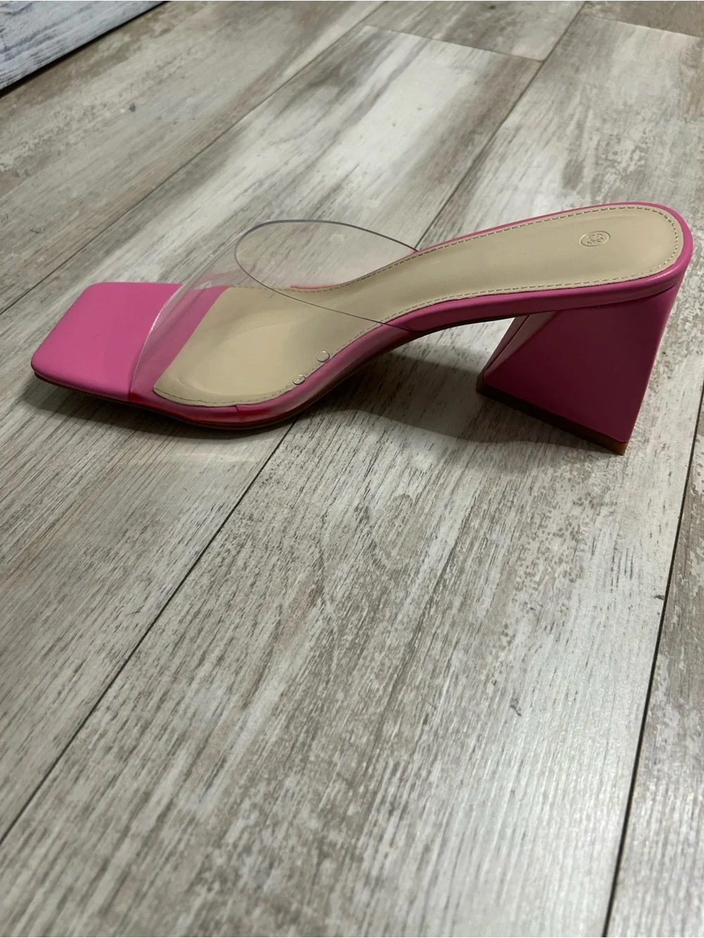 A must have gorgeous pink block heel mules